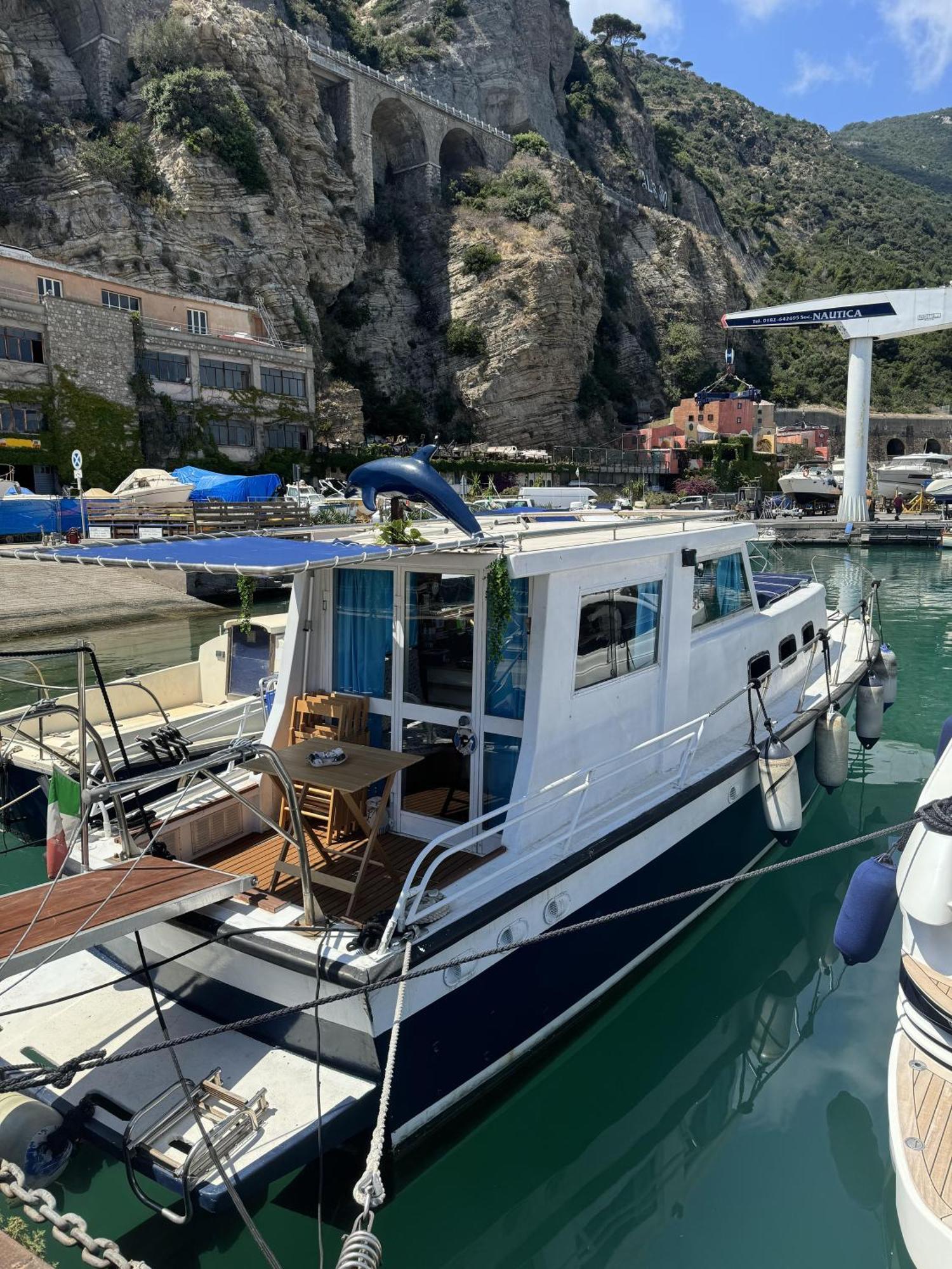 Aloha Jak'S Boat Алассіо Екстер'єр фото