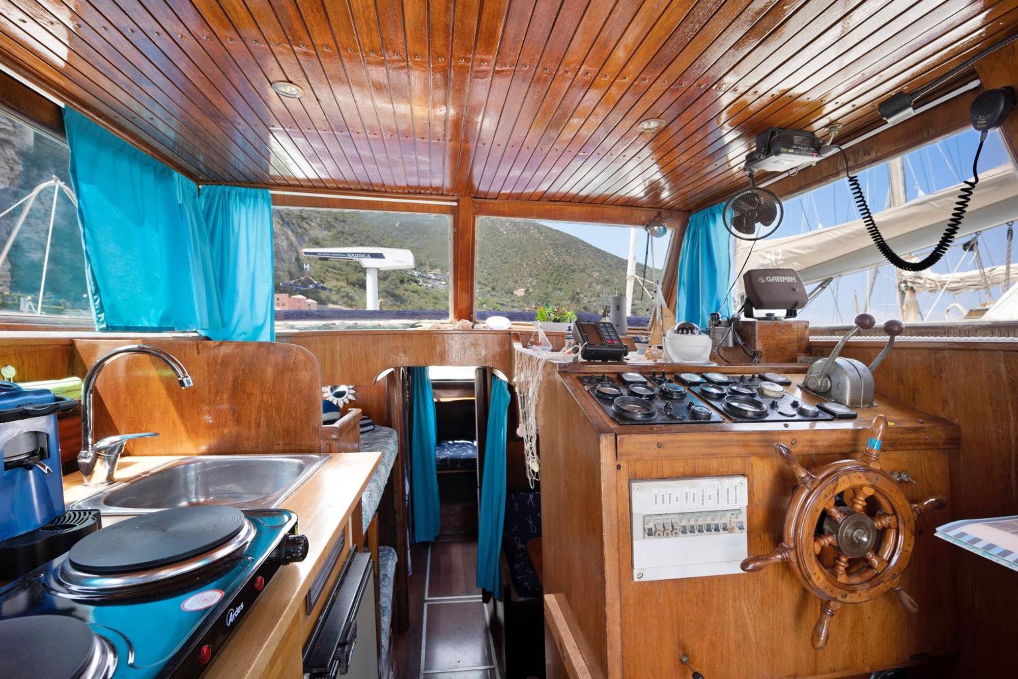 Aloha Jak'S Boat Алассіо Екстер'єр фото