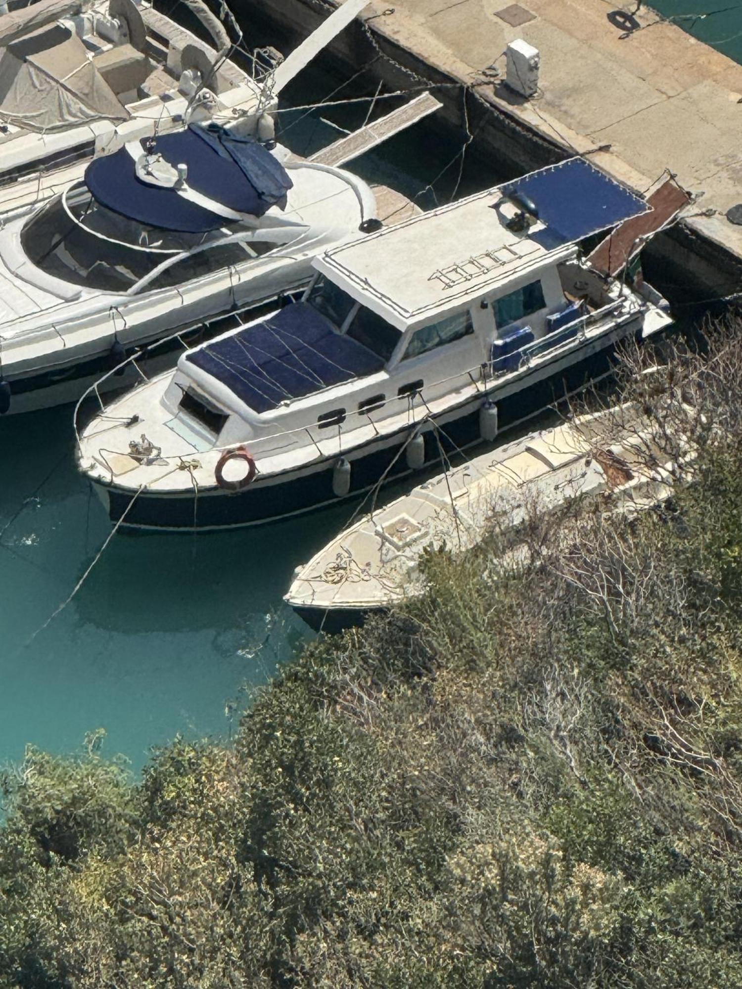 Aloha Jak'S Boat Алассіо Екстер'єр фото