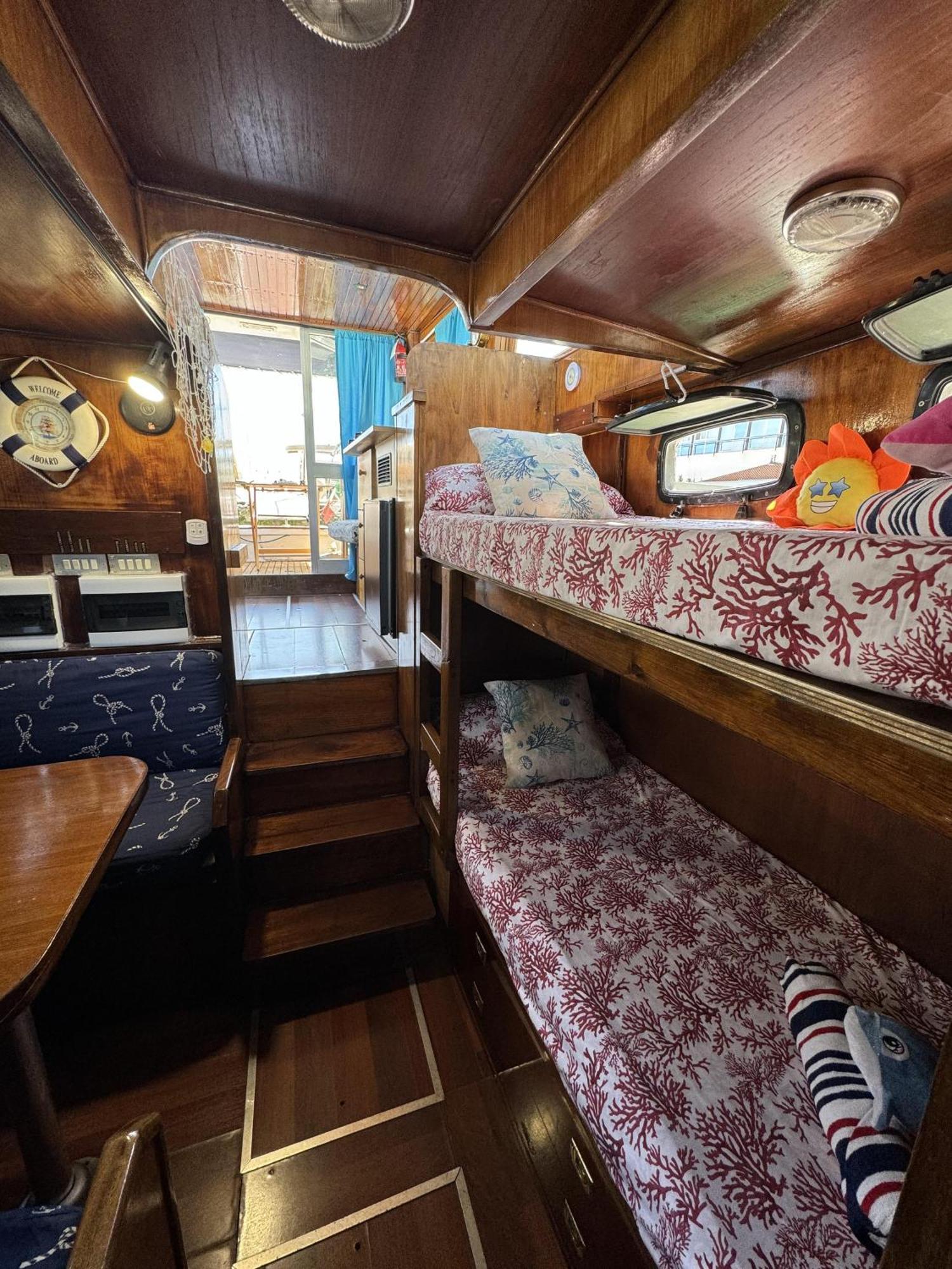 Aloha Jak'S Boat Алассіо Екстер'єр фото